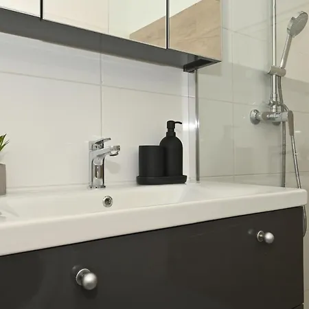 Relax With Jacuzzi Split Area Apartment *