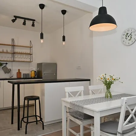 Relax With Jacuzzi Split Area Apartment *