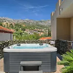 Apartment Relax With Jacuzzi Access Split Area * Žrnovnica